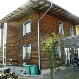 Maison avec façade en bois